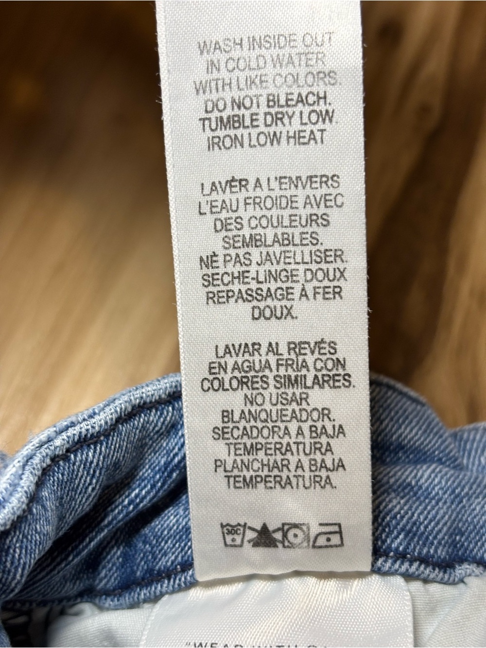 Good American Light Blue Frayed-Hem Cropped Jeans - Picture 14 of 16